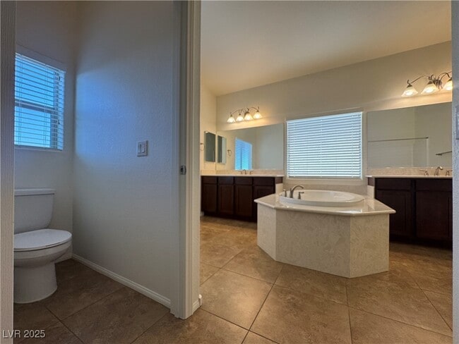 Building Photo - 9241 Forest Meadows Ave