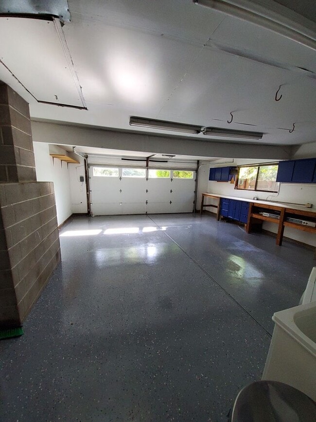 Building Photo - Great Home Near Hiteon Elementary