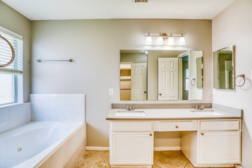 Building Photo - 6614 High Stone Ln