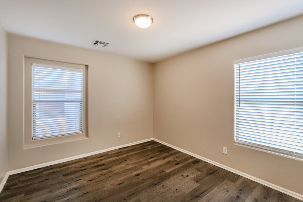 Building Photo - 10911 W Mariposa Dr