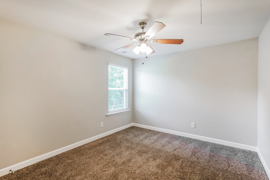 Building Photo - 2513 Skyfalls Way