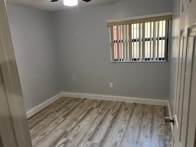 Building Photo - 455 Las Palmas Cir