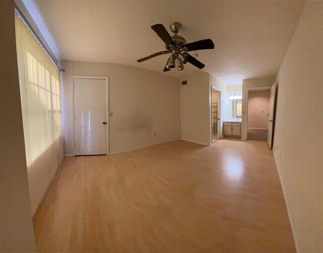 Building Photo - 7360 Westpointe Blvd