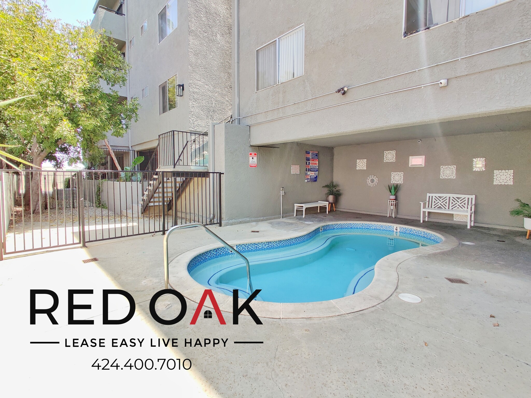 Building Photo - 11817 Victory Blvd