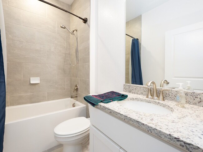 Building Photo - Move in now with zero deposit! This stunni...