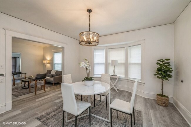 Building Photo - 3 Bedroom Large House for Rent