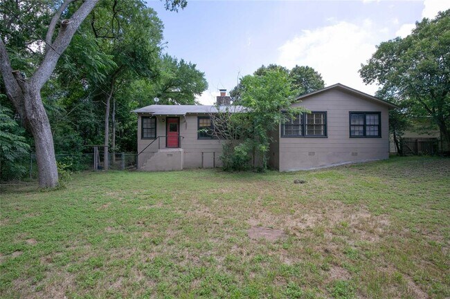 Building Photo - 1811 E 39th St