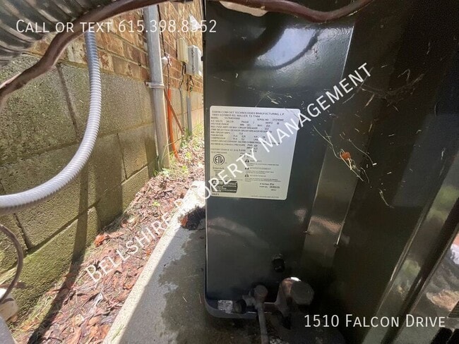 Building Photo - 1510 Falcon Dr