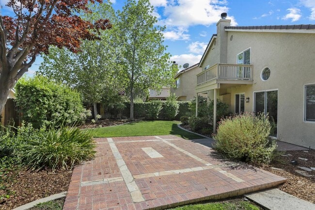 Building Photo - The home we have been looking For !