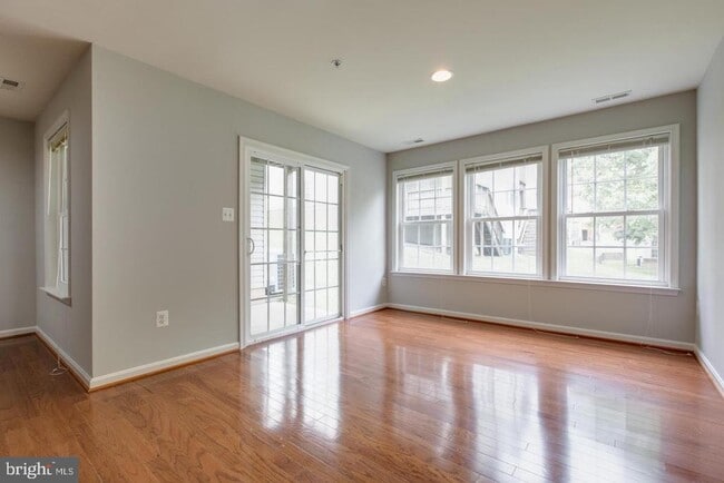 Building Photo - 11013 Apple Orchard Ct