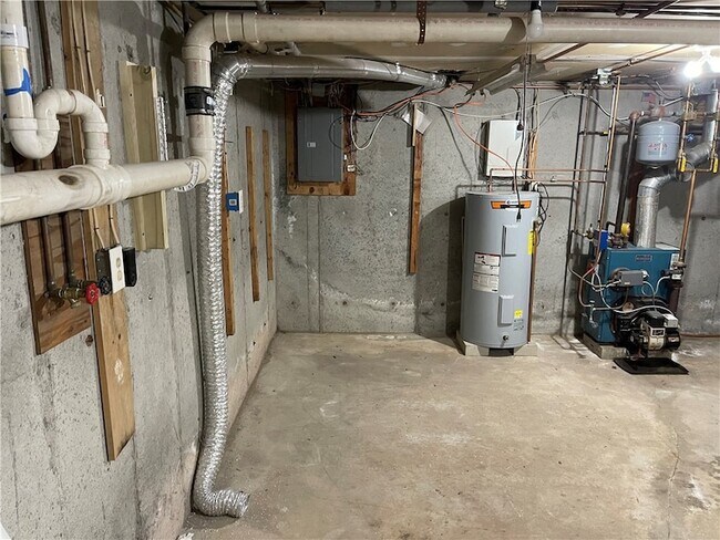 Building Photo - 12 Beacon St