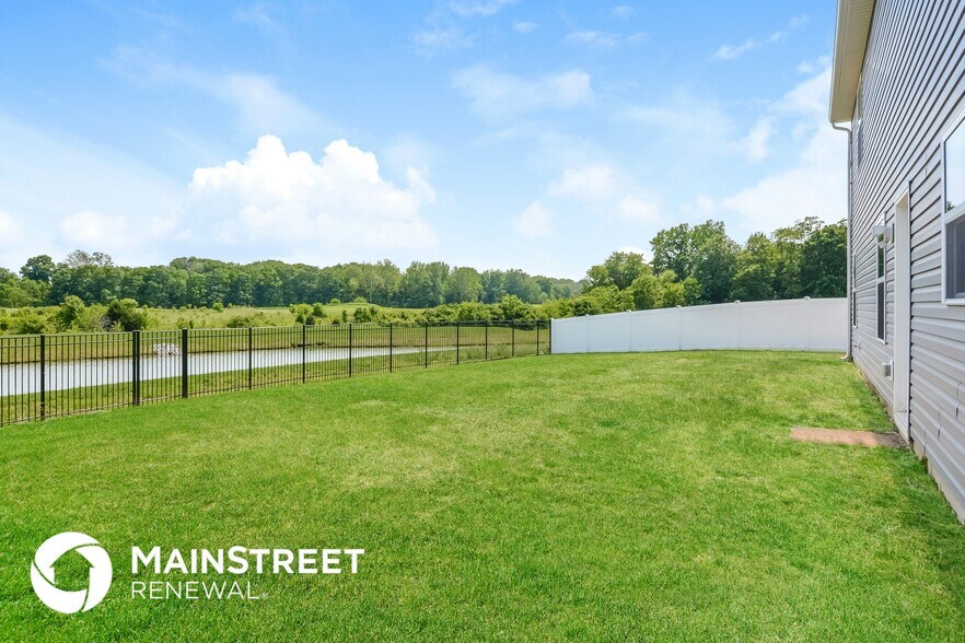 Building Photo - 13777 N Rising Sun Cir E