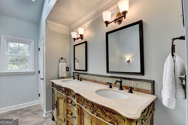 Building Photo - 2611 Briers N Dr