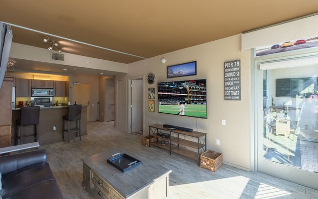 Building Photo - Live Above the Action — 14th-Floor ICON Condo with Petco Park Views