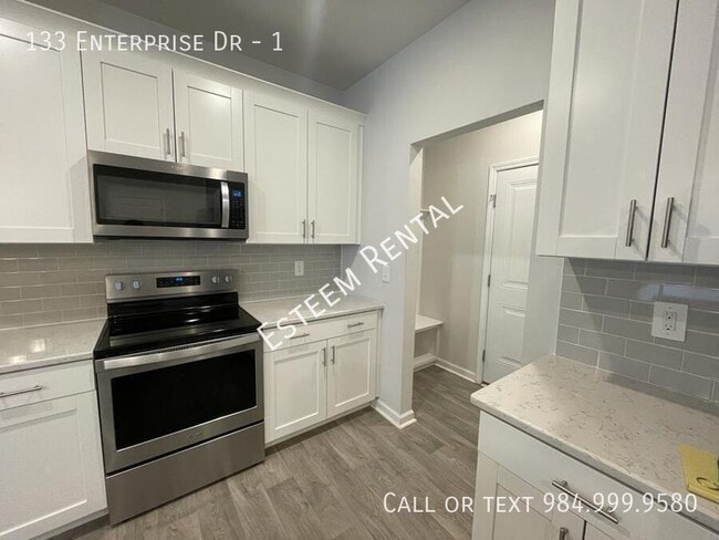 Building Photo - 133 Enterprise Dr