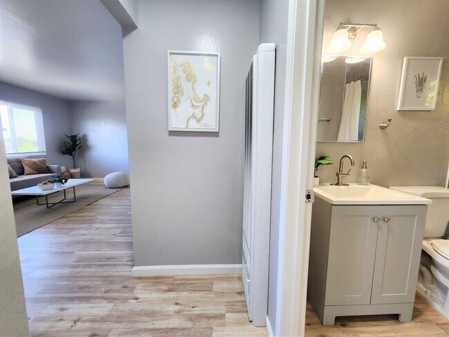 Building Photo - SEKK Investments Grove LLC