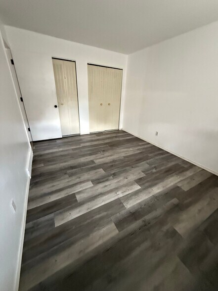 Building Photo - 211 S Brentwood St