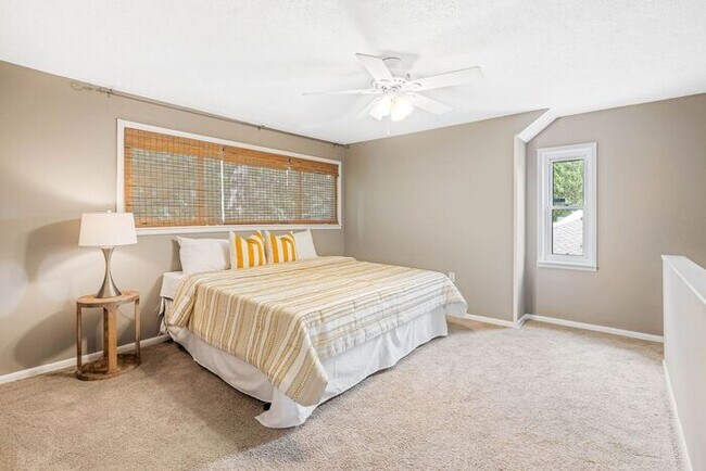 Building Photo - Sweet Warfleigh Home 3 Bedroom 2.5 bath Motivated To Rent!