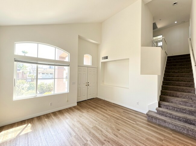 Building Photo - 1517 Cross Country St