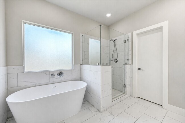 Building Photo - 4536 Sunflower St