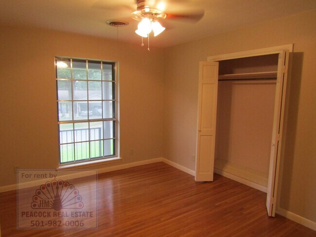 Building Photo - 509 S Longfield Ave