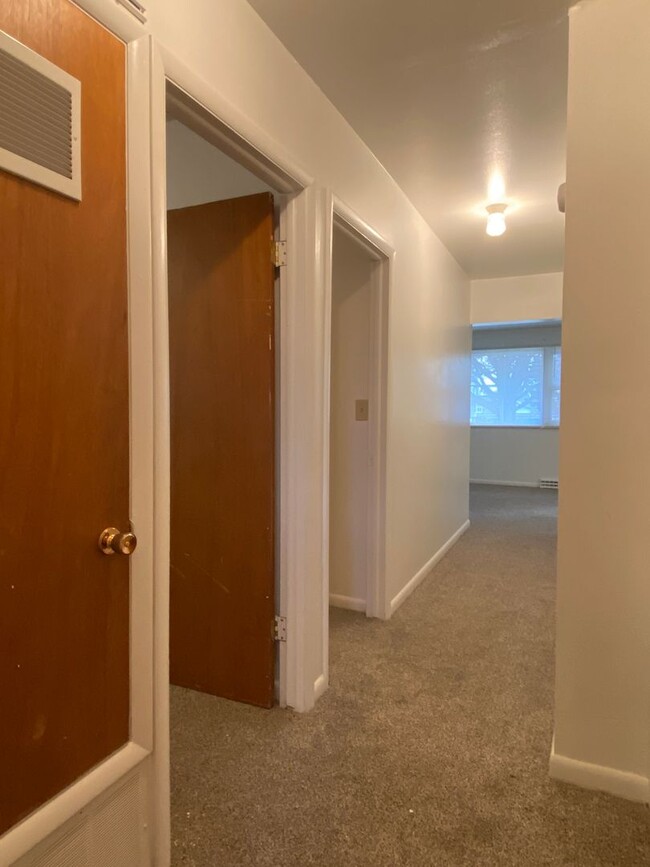 Building Photo - Coming Soon - Well maintained ranch apartment