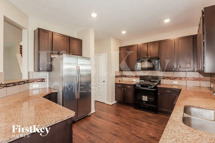 Building Photo - 5214 Pine Forest Ridge St