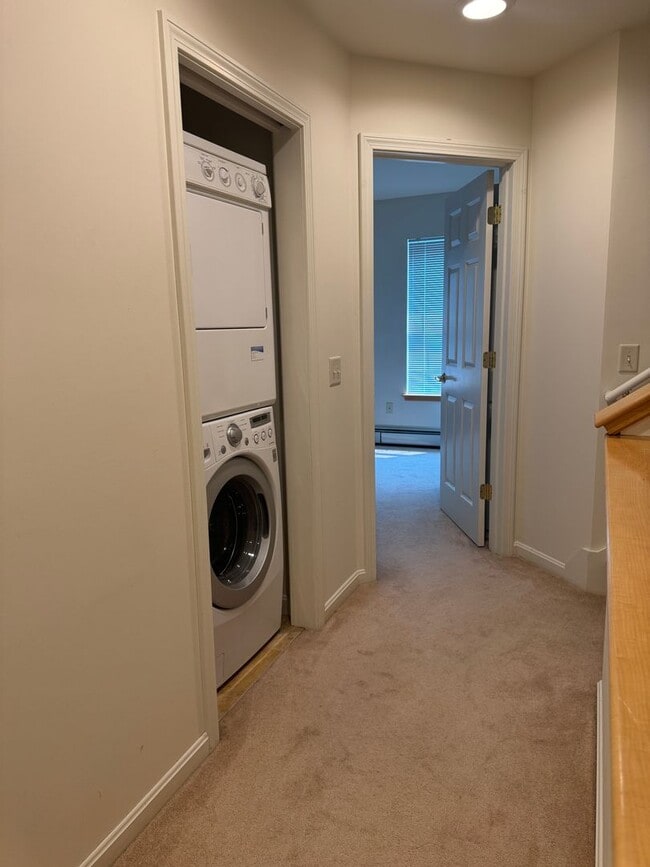 Building Photo - 3 Bedroom Condo in Hanover