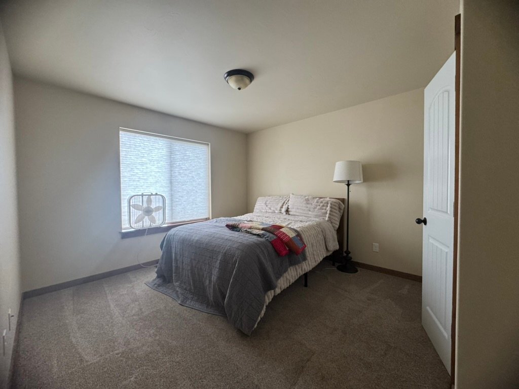 Building Photo - 219 Talon Way