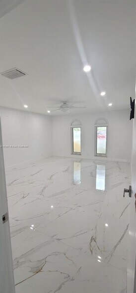 Building Photo - 10950 NW 33rd St