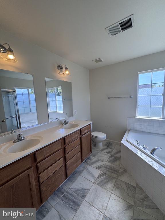 Building Photo - 408 Eagles Nest Way