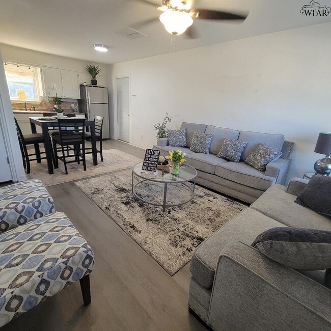 Building Photo - 1309 Harvey Dr