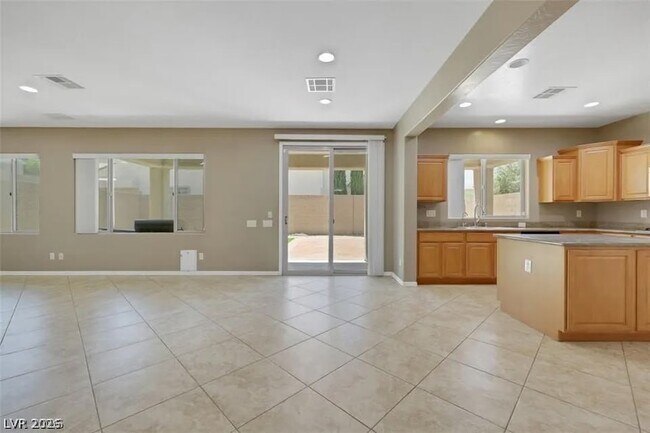 Building Photo - 2501 Bechamel Pl