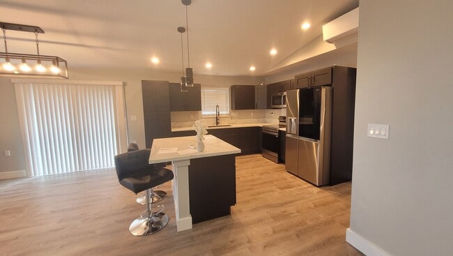 Building Photo - 3 bedroom, 2 Bath Home in Ainaloa Subdivision