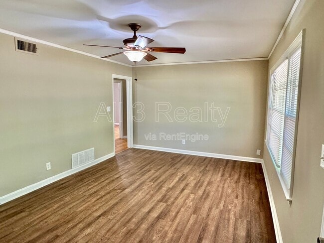 Building Photo - 804 Hillman St