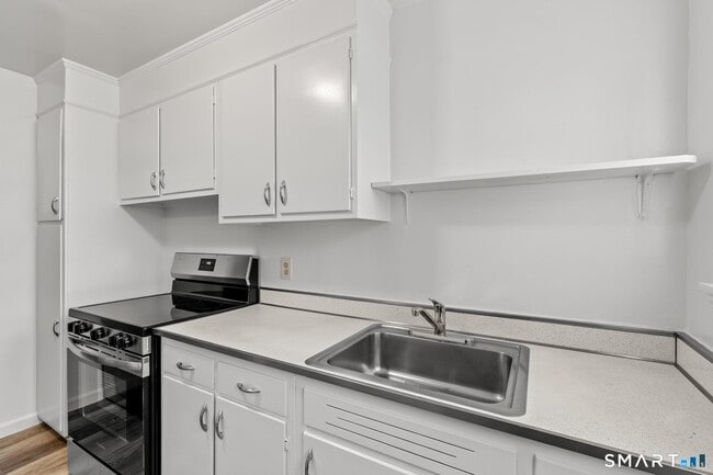 Building Photo - 52 Arnold Way