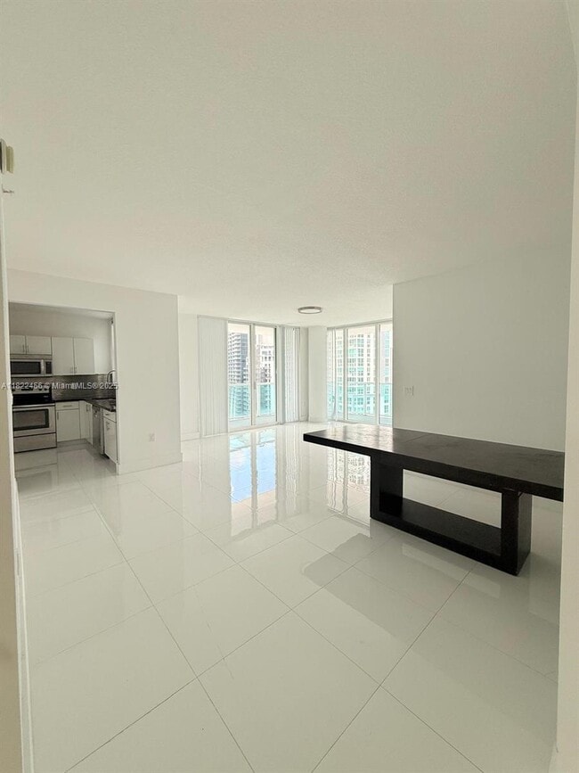 Building Photo - 1250 S Miami Ave