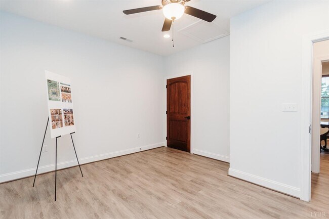 Building Photo - 157 Villa Oak Cir