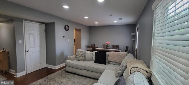 Building Photo - 10323 Trundle Pl