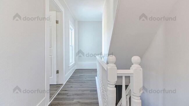 Building Photo - 11 Pleasant St