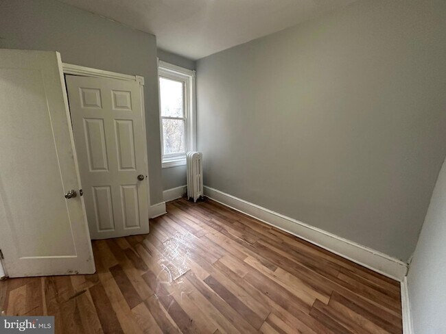 Building Photo - 4513 N Colorado St