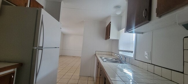 Building Photo - Ready to Move in