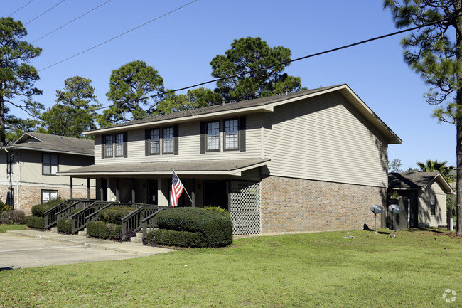 Building Photo - Lake Forest