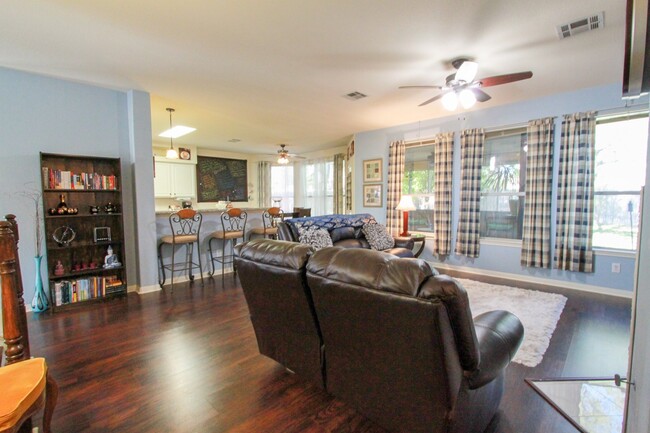 Building Photo - Stately 4-Bedroom, 3-Bath Home with Modern...