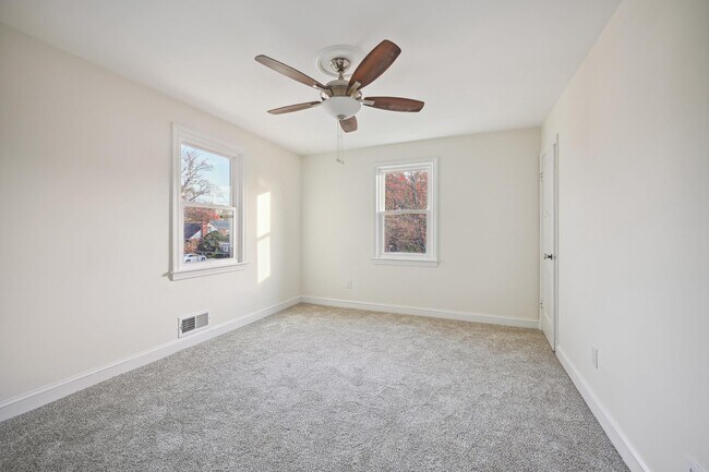 Building Photo - 2711 Elnora St