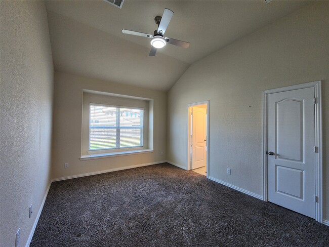 Building Photo - 12708 S Shore Dr