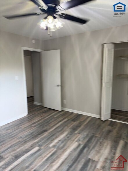 Building Photo - 4127 Wilkesview Dr