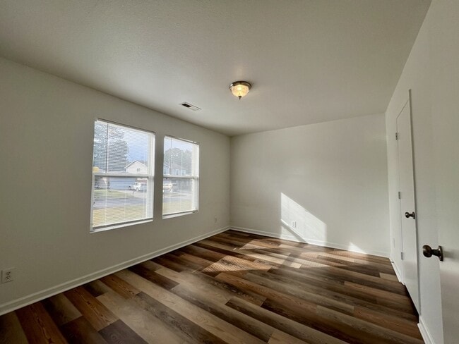 Building Photo - 202 Sagebrook Dr