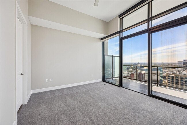 Building Photo - 9757 Katy Fwy