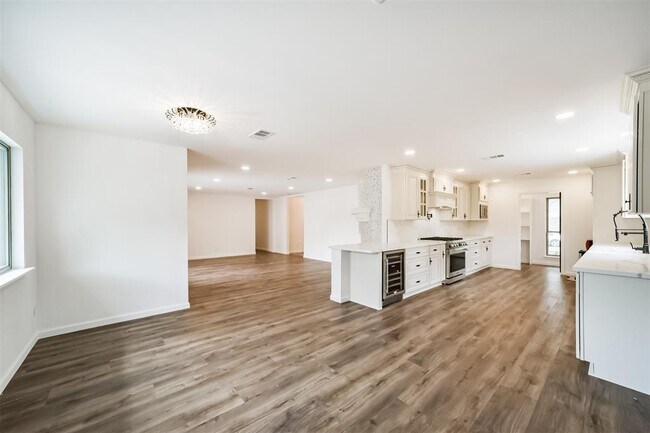 Building Photo - 2742 Triway Ln